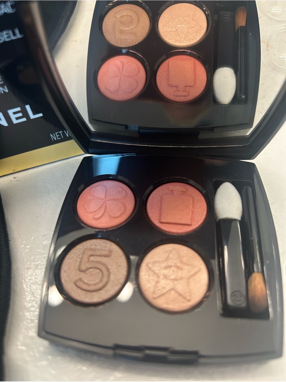 CHANEL Les ombres boutons 209 boutons mademoiselle